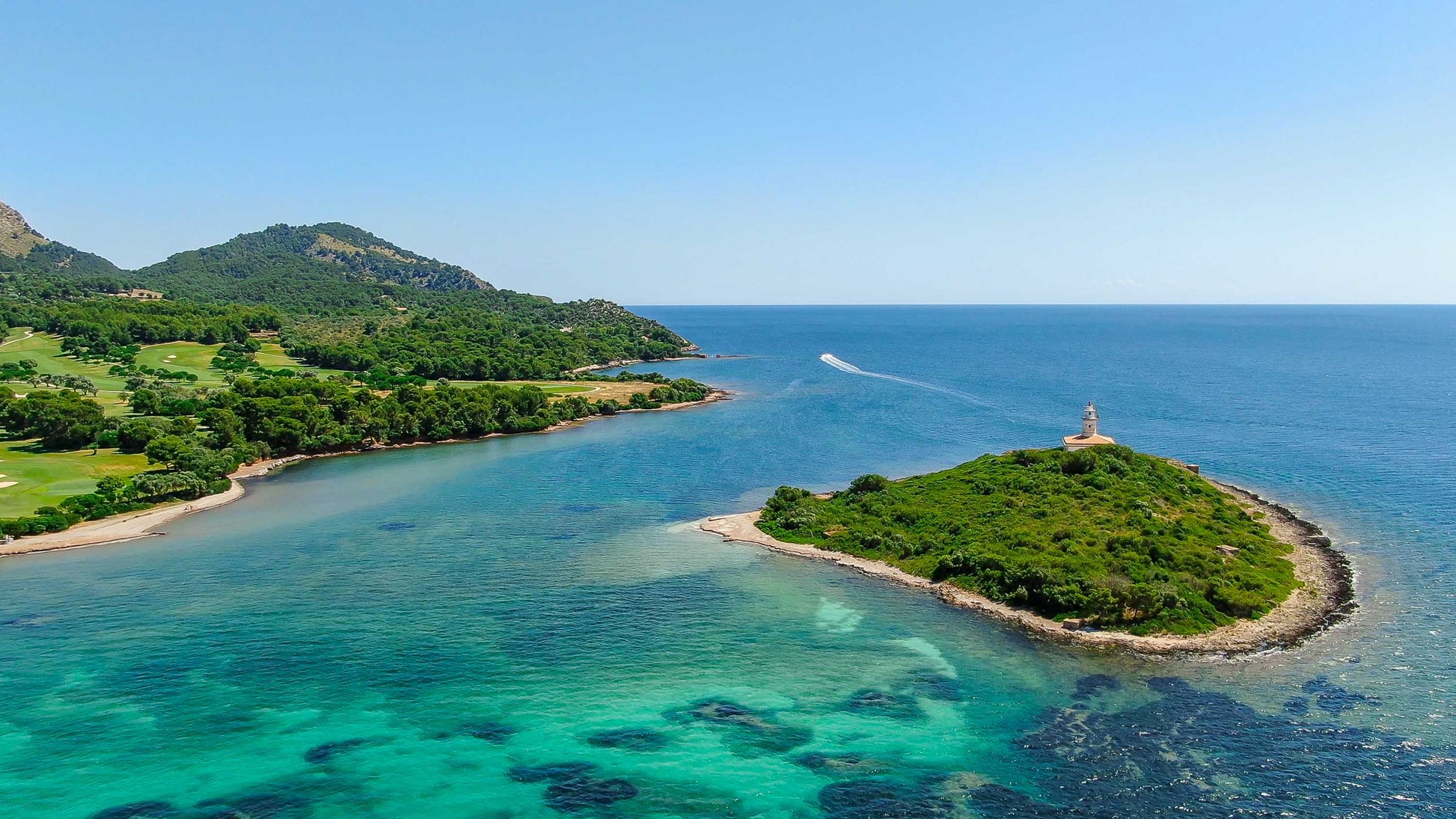 Wild nature in the Bay of Alcudia - Private boat tour